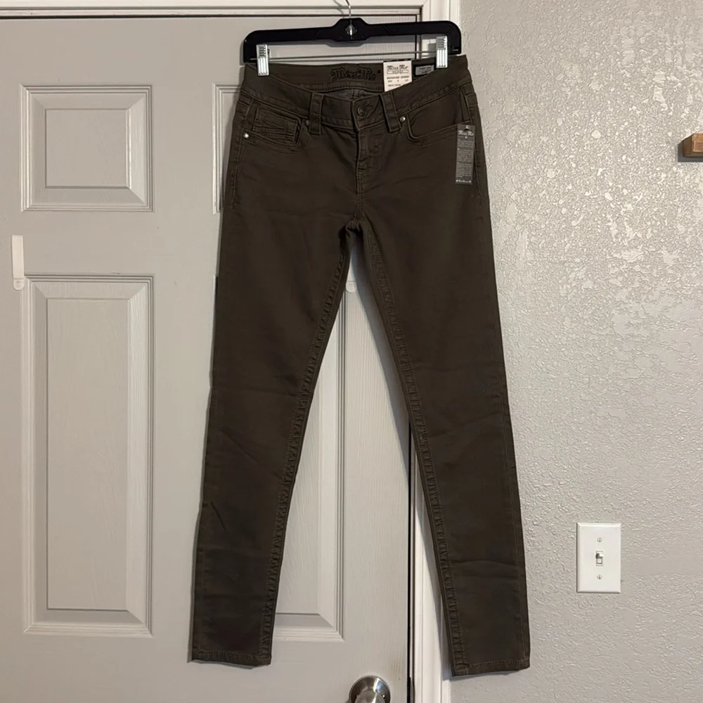 Miss Me Signature Skinny Jeans - Picture 2 of 12